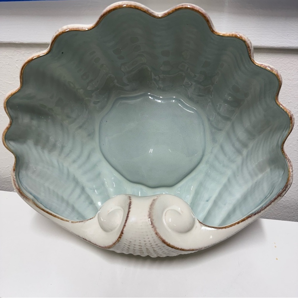 Vintage Cracker Barrel Seafoam and Cream Shell Bowl W Bonus Mug. price is FIRM